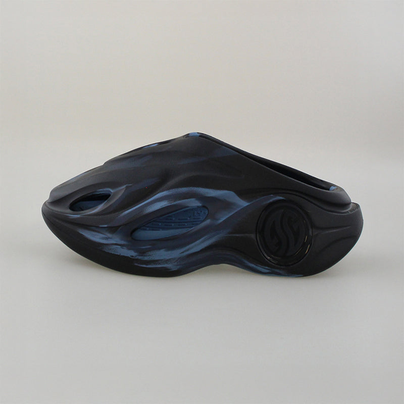 AG Whale 2